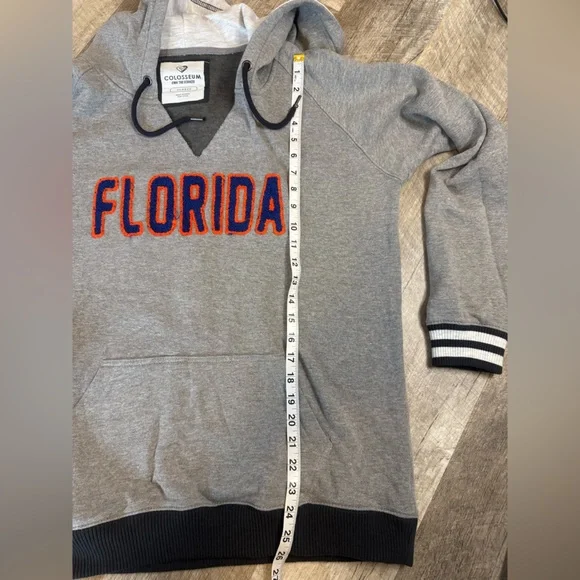 Colosseum Florida Gators grey hoodie, v-neck size XL, puffy stitched lettering - Picture 12 of 16
